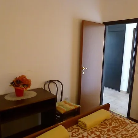 Apartmán With Parking Space Omisalj, Krk - 22981 Omišalj